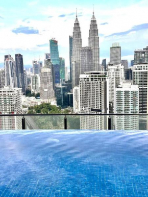 Deluxe suite Klcc by Alaman